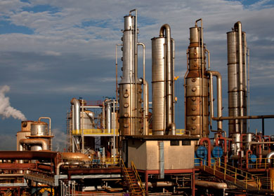 Usina CEVASA de produção de açúcar e etanol.